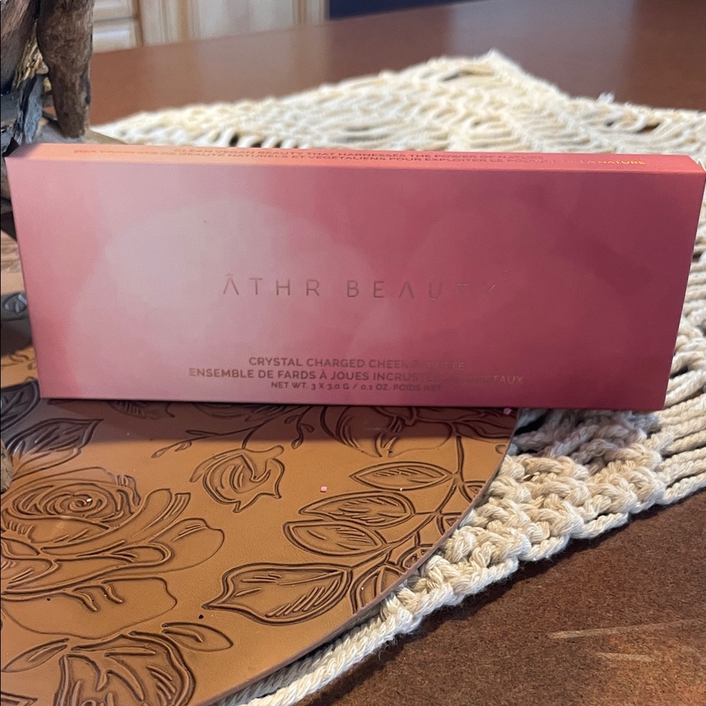 Āthr Beauty Crystal Charged Cheek Palette -